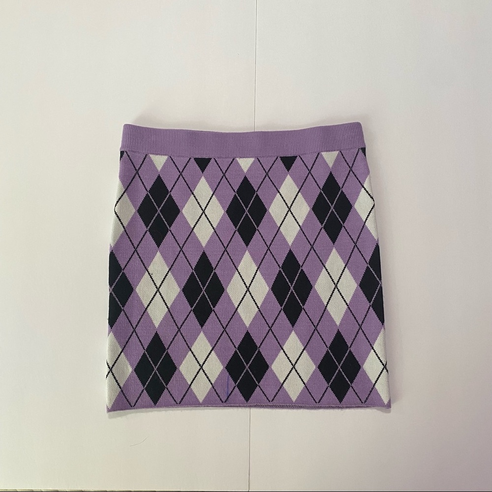 Purple with Black & White Diamond Pattern Skirt Size: S